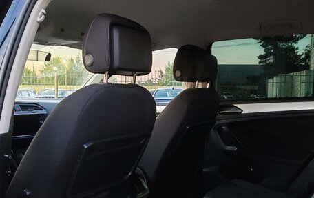 Volkswagen Tiguan II, 2017 год, 1 999 000 рублей, 10 фотография