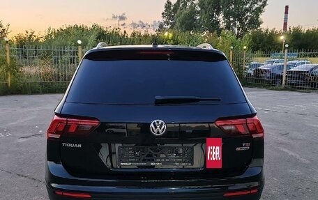Volkswagen Tiguan II, 2017 год, 1 999 000 рублей, 6 фотография