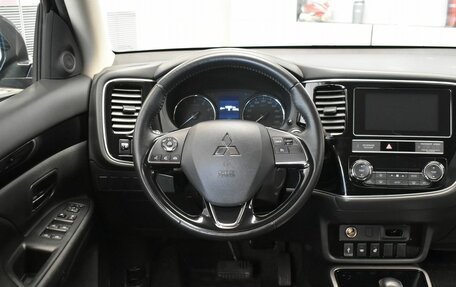 Mitsubishi Outlander III рестайлинг 3, 2019 год, 2 299 000 рублей, 8 фотография