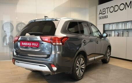 Mitsubishi Outlander III рестайлинг 3, 2019 год, 2 299 000 рублей, 7 фотография