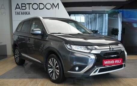 Mitsubishi Outlander III рестайлинг 3, 2019 год, 2 299 000 рублей, 3 фотография