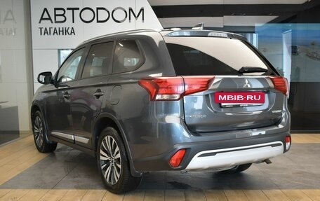 Mitsubishi Outlander III рестайлинг 3, 2019 год, 2 299 000 рублей, 5 фотография