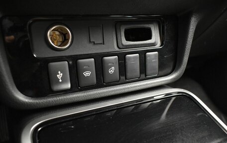 Mitsubishi Outlander III рестайлинг 3, 2019 год, 2 299 000 рублей, 18 фотография