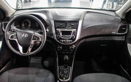 Hyundai Solaris II рестайлинг, 2015 год, 920 000 рублей, 22 фотография