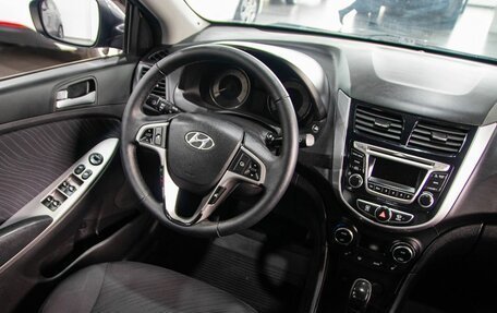 Hyundai Solaris II рестайлинг, 2015 год, 920 000 рублей, 23 фотография