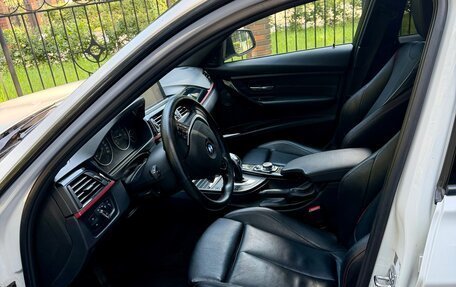 BMW 3 серия, 2011 год, 1 950 000 рублей, 9 фотография