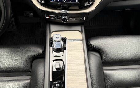 Volvo XC60 II, 2021 год, 3 987 000 рублей, 17 фотография