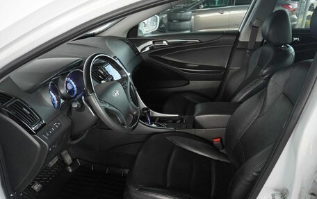 Hyundai Sonata VI, 2011 год, 969 000 рублей, 11 фотография