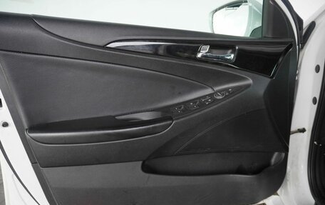 Hyundai Sonata VI, 2011 год, 969 000 рублей, 9 фотография