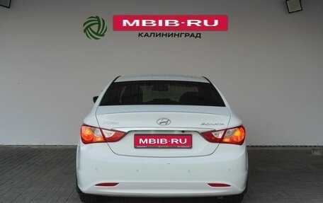 Hyundai Sonata VI, 2011 год, 969 000 рублей, 4 фотография