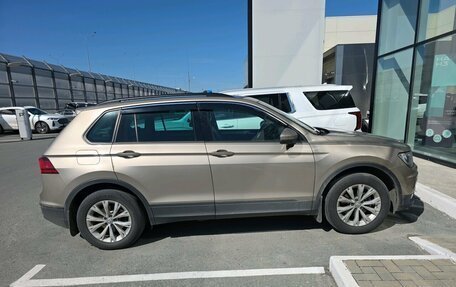Volkswagen Tiguan II, 2019 год, 2 199 000 рублей, 3 фотография