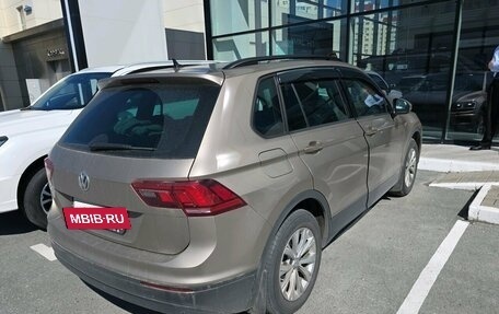 Volkswagen Tiguan II, 2019 год, 2 199 000 рублей, 2 фотография