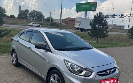 Hyundai Solaris II рестайлинг, 2013 год, 785 000 рублей, 3 фотография