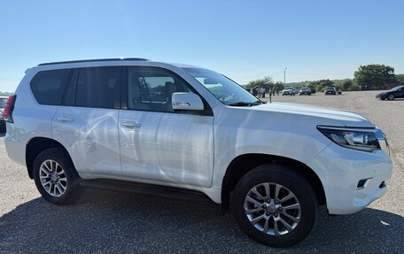 Toyota Land Cruiser Prado 150 рестайлинг 2, 2020 год, 5 200 000 рублей, 3 фотография