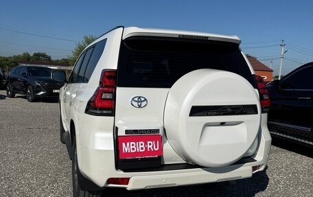 Toyota Land Cruiser Prado 150 рестайлинг 2, 2020 год, 5 200 000 рублей, 5 фотография