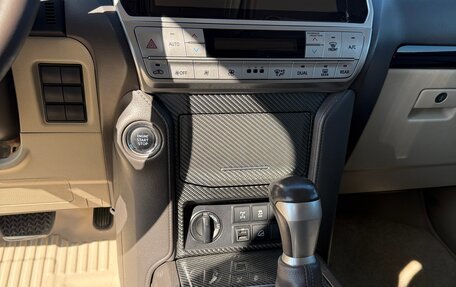 Toyota Land Cruiser Prado 150 рестайлинг 2, 2020 год, 5 200 000 рублей, 7 фотография