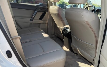Toyota Land Cruiser Prado 150 рестайлинг 2, 2020 год, 5 200 000 рублей, 10 фотография