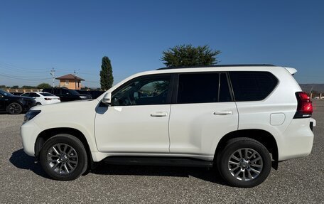 Toyota Land Cruiser Prado 150 рестайлинг 2, 2020 год, 5 200 000 рублей, 6 фотография