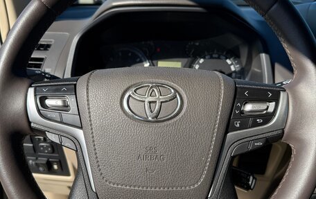 Toyota Land Cruiser Prado 150 рестайлинг 2, 2020 год, 5 200 000 рублей, 12 фотография
