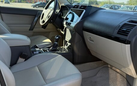 Toyota Land Cruiser Prado 150 рестайлинг 2, 2020 год, 5 200 000 рублей, 15 фотография
