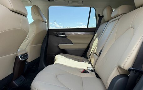 Toyota Highlander, 2026 год, 5 550 000 рублей, 28 фотография