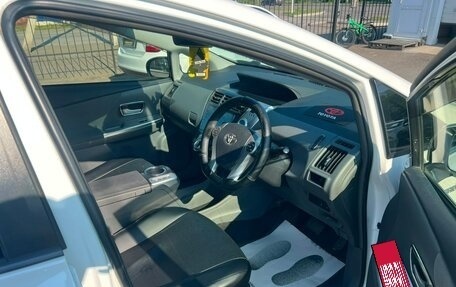 Toyota Prius Alpha I (ZVW40/41), 2012 год, 1 029 000 рублей, 14 фотография
