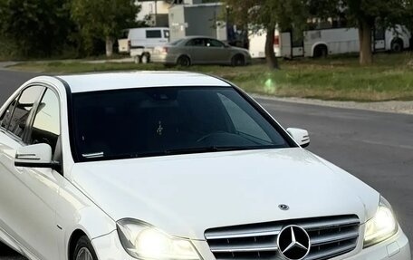 Mercedes-Benz C-Класс, 2011 год, 1 650 000 рублей, 2 фотография