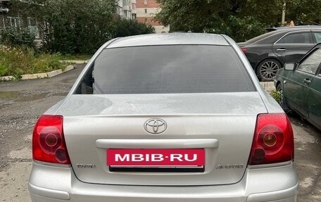 Toyota Avensis III рестайлинг, 2004 год, 630 000 рублей, 3 фотография
