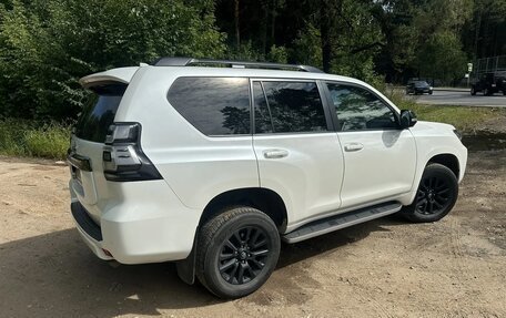 Toyota Land Cruiser Prado 150 рестайлинг 2, 2020 год, 6 350 000 рублей, 5 фотография
