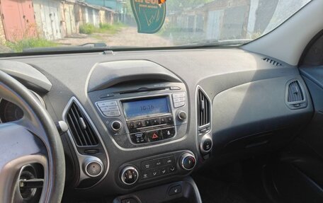 Hyundai ix35 I рестайлинг, 2011 год, 1 300 000 рублей, 8 фотография