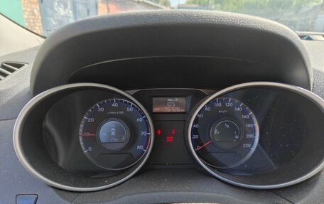 Hyundai ix35 I рестайлинг, 2011 год, 1 300 000 рублей, 7 фотография