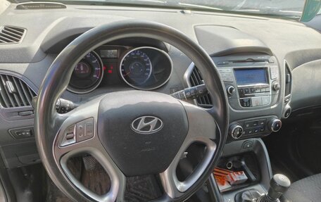 Hyundai ix35 I рестайлинг, 2011 год, 1 300 000 рублей, 23 фотография