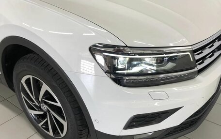 Volkswagen Tiguan II, 2018 год, 2 950 000 рублей, 4 фотография
