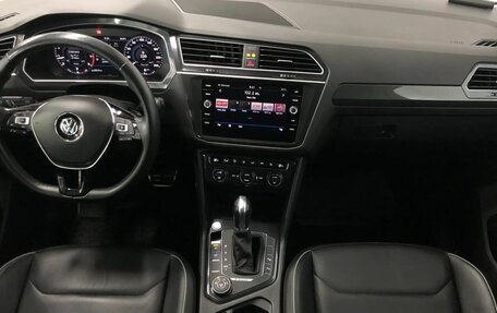 Volkswagen Tiguan II, 2018 год, 2 950 000 рублей, 16 фотография