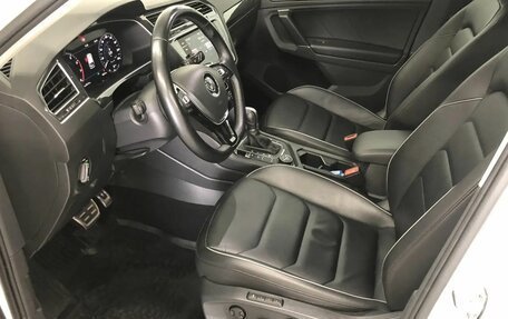 Volkswagen Tiguan II, 2018 год, 2 950 000 рублей, 17 фотография