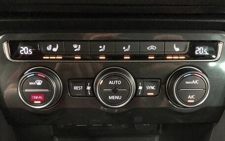 Volkswagen Tiguan II, 2018 год, 2 950 000 рублей, 12 фотография