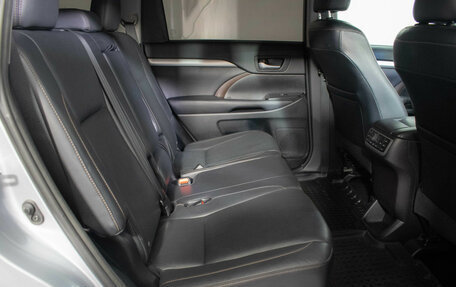 Toyota Highlander III, 2014 год, 2 755 000 рублей, 10 фотография