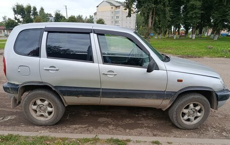 Chevrolet Niva I рестайлинг, 2003 год, 280 000 рублей, 2 фотография