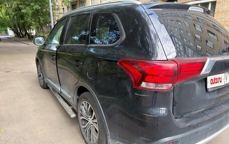 Mitsubishi Outlander III рестайлинг 3, 2017 год, 1 985 500 рублей, 6 фотография