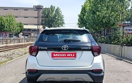 Toyota Yaris XP150 рестайлинг, 2022 год, 1 430 000 рублей, 6 фотография