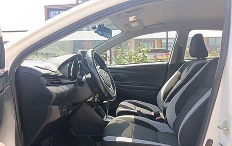 Toyota Yaris XP150 рестайлинг, 2022 год, 1 430 000 рублей, 15 фотография