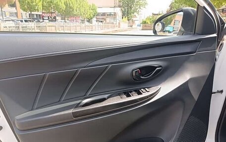 Toyota Yaris XP150 рестайлинг, 2022 год, 1 430 000 рублей, 14 фотография
