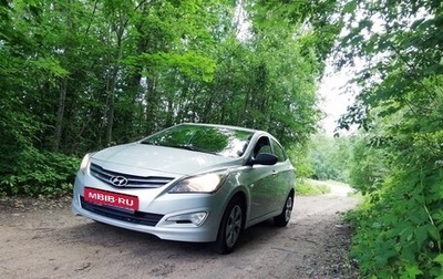 Hyundai Solaris II рестайлинг, 2015 год, 920 000 рублей, 1 фотография