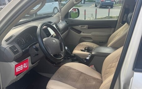 Toyota Land Cruiser Prado 120 рестайлинг, 2006 год, 1 800 000 рублей, 11 фотография
