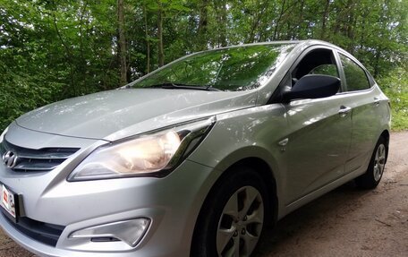 Hyundai Solaris II рестайлинг, 2015 год, 920 000 рублей, 3 фотография