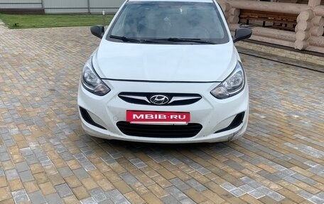 Hyundai Solaris II рестайлинг, 2013 год, 550 000 рублей, 2 фотография
