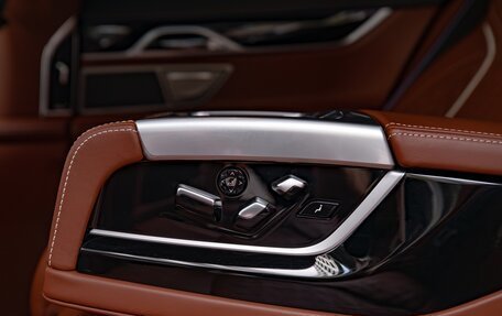 BMW 7 серия, 2019 год, 6 850 000 рублей, 15 фотография