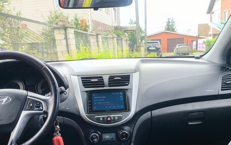 Hyundai Solaris II рестайлинг, 2013 год, 800 000 рублей, 11 фотография