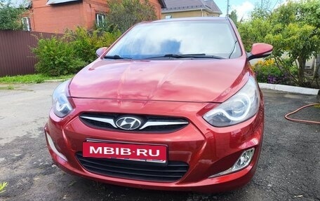 Hyundai Solaris II рестайлинг, 2013 год, 800 000 рублей, 2 фотография