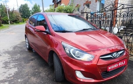 Hyundai Solaris II рестайлинг, 2013 год, 800 000 рублей, 4 фотография